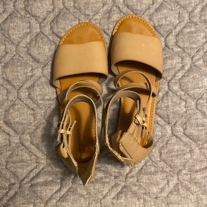 American Eagle sandals size 9